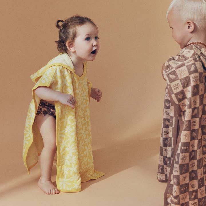 EcoNaps - Wholesale Poncho towel – Child & baby - Daisy Poncho1