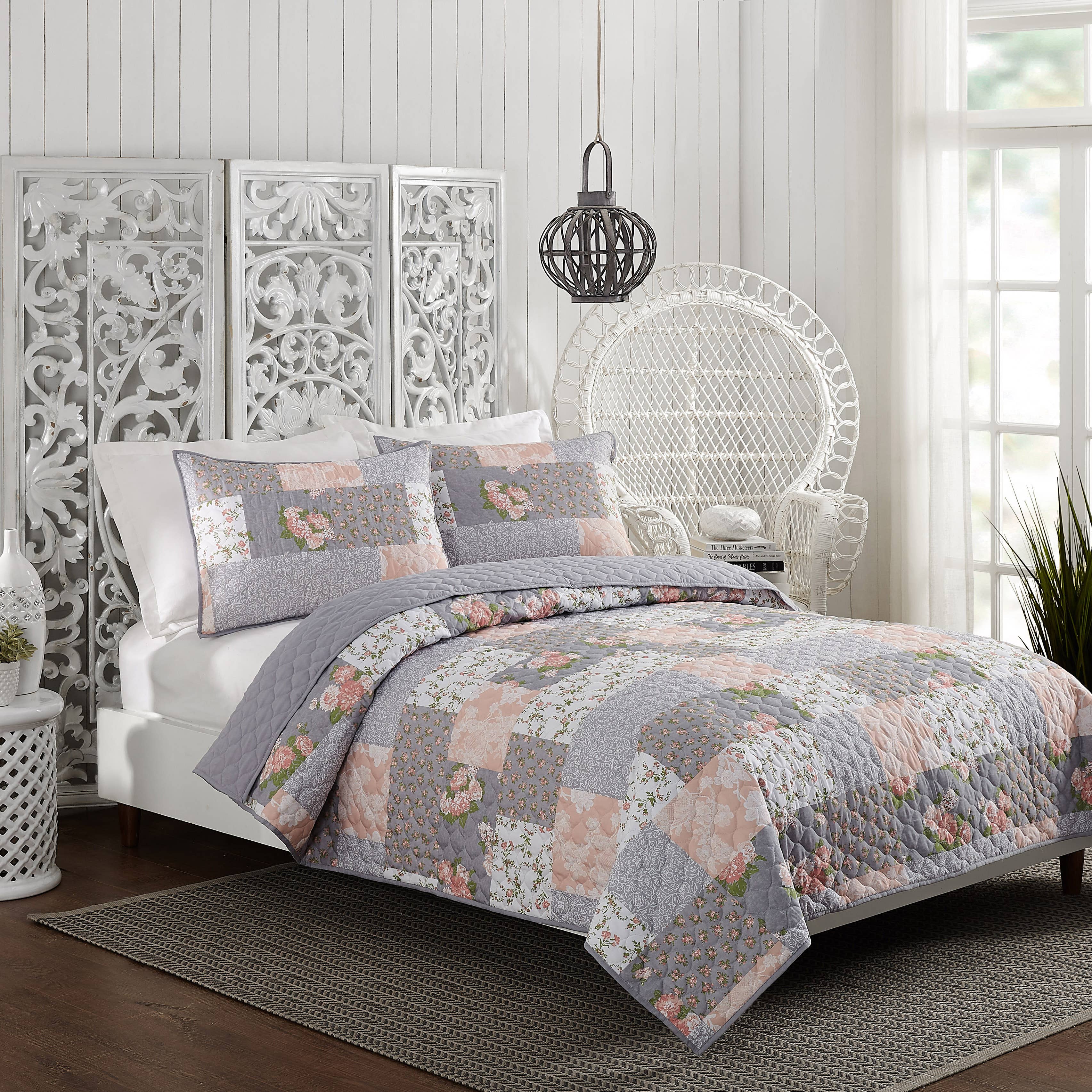 Peking Handicraft - Wholesale Bedding Set - La Flor Quilt Set - Modern Heirloom1