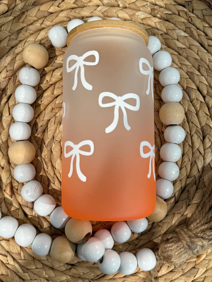 Gobelet en verre à pied pour la vente par Soyer Designs & Co