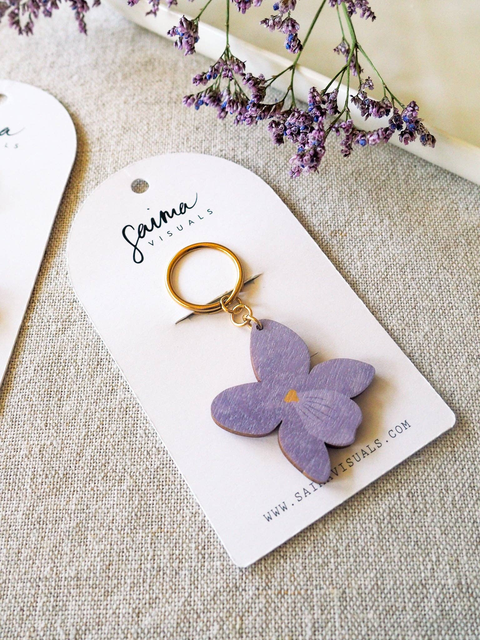 Saima Visuals Oy - Wholesale Dangle Earrings - Viola -avaimenperä1