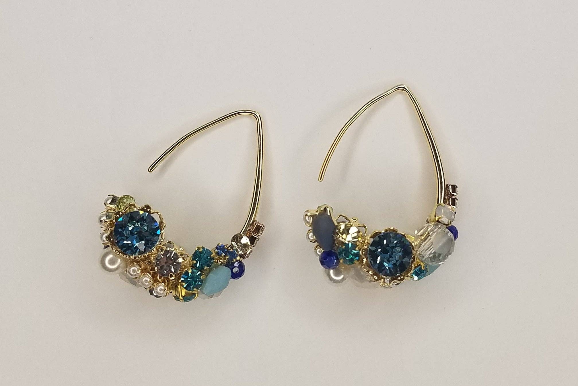 BETTYOH INC – Großhandel Hoops – Handgefertigter Ohrring mit Swarovski-Kristallen4