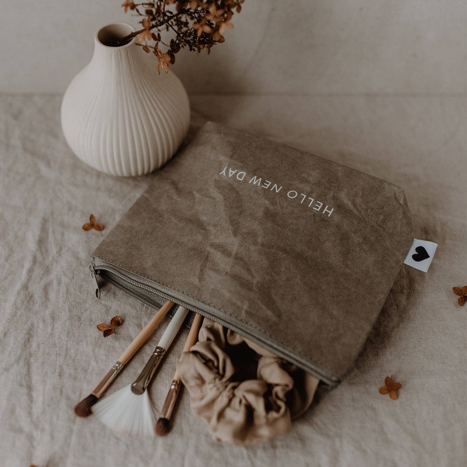 Eulenschnitt - Wholesale Toiletry Bag - Unisex - Hello New Day cosmetic bag (pack of 6)9