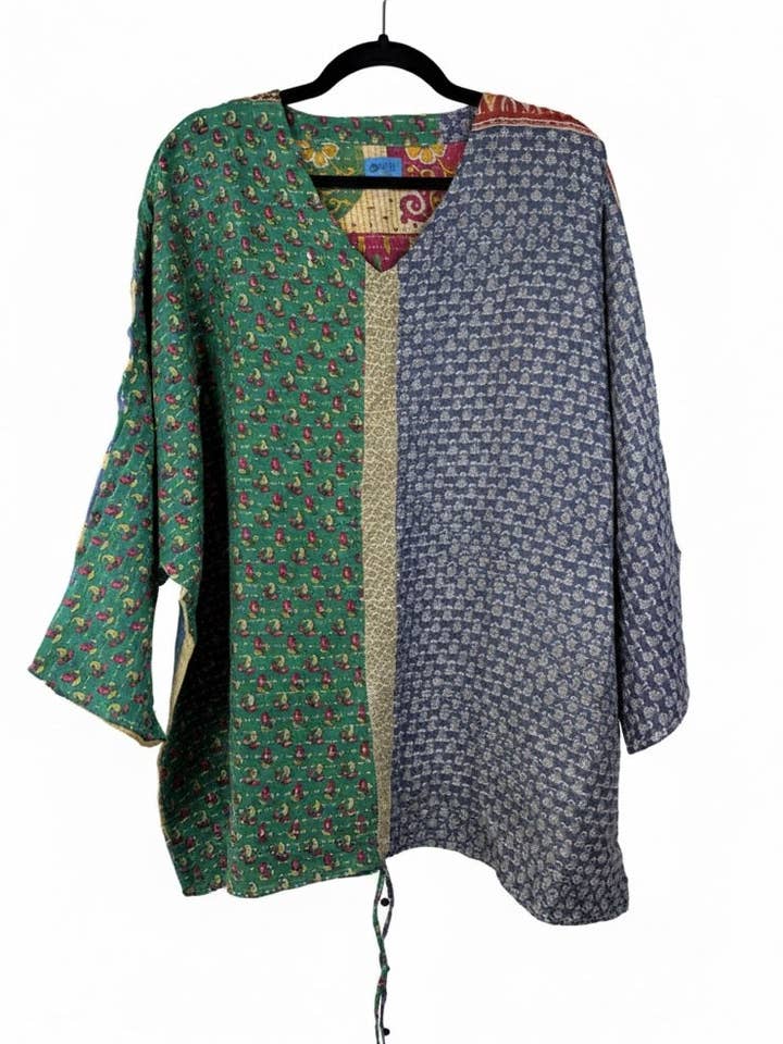 Haut Papillon Hana Lever de Soleil Surdimensionné 1000-27 pour la vente par She Lives Beauty