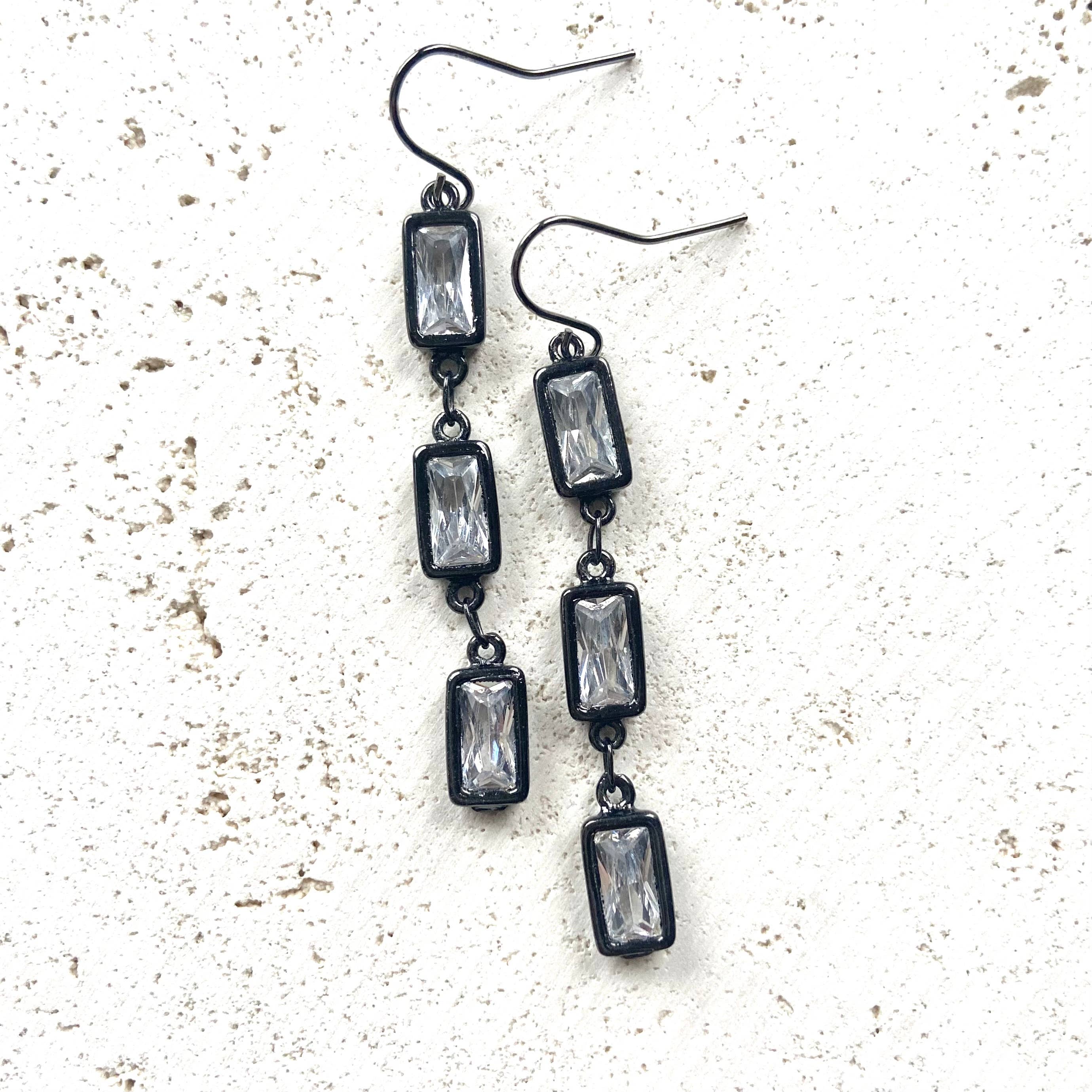 VB&CO Designs Handmade Jewelry - Wholesale Hangende/ronde oorbellen - Kristallen oorbellen, prom, bruids, quinceanera, boetieksalon1