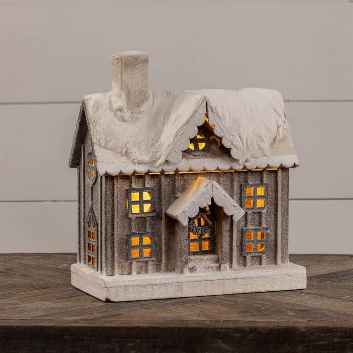 Ragon House - Venta al por mayor Decoración navideña - CASA DE MADERA ILUMINADA CON NIEVE DE 13,5"