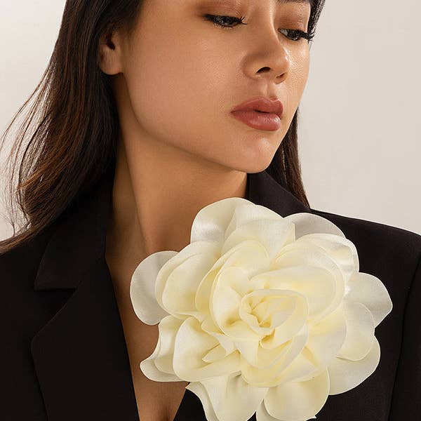 UZ Wholesale Store - Vendita all'ingrosso Spille - Spilla a forma di fiore monocromatica15