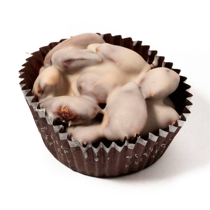 White Chocolate Almond Basket for wholesale by PECCATI DI GOLA 1976