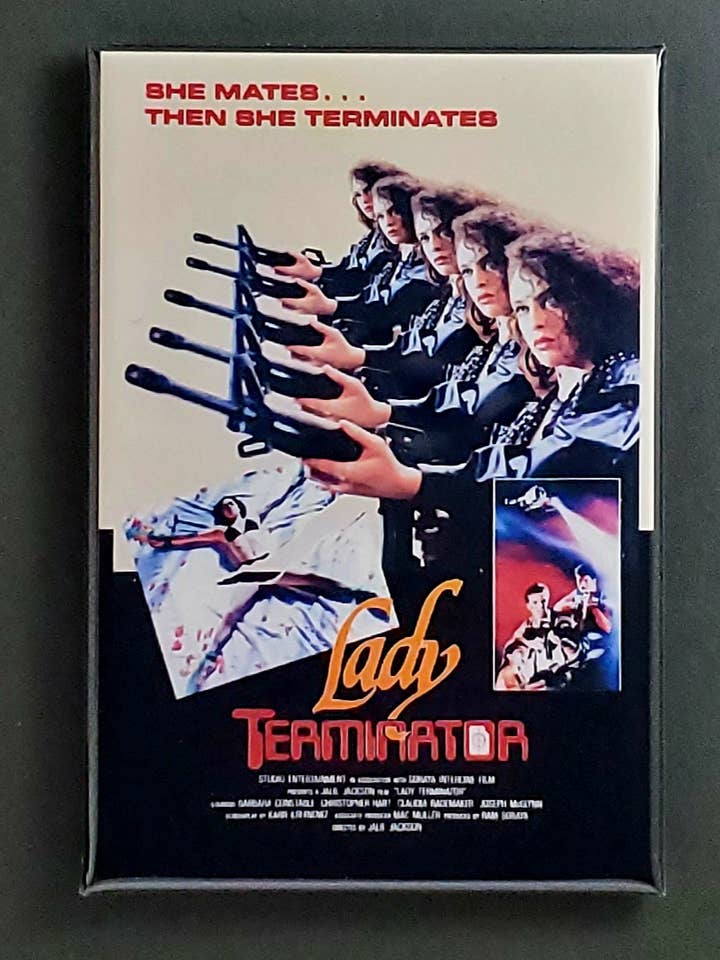 LADY TERMINATOR Movie Magnet, Knap, Engros, Masse, DVD, VHS, Miami Connection for engroshandel hos Ba Ba Buttons