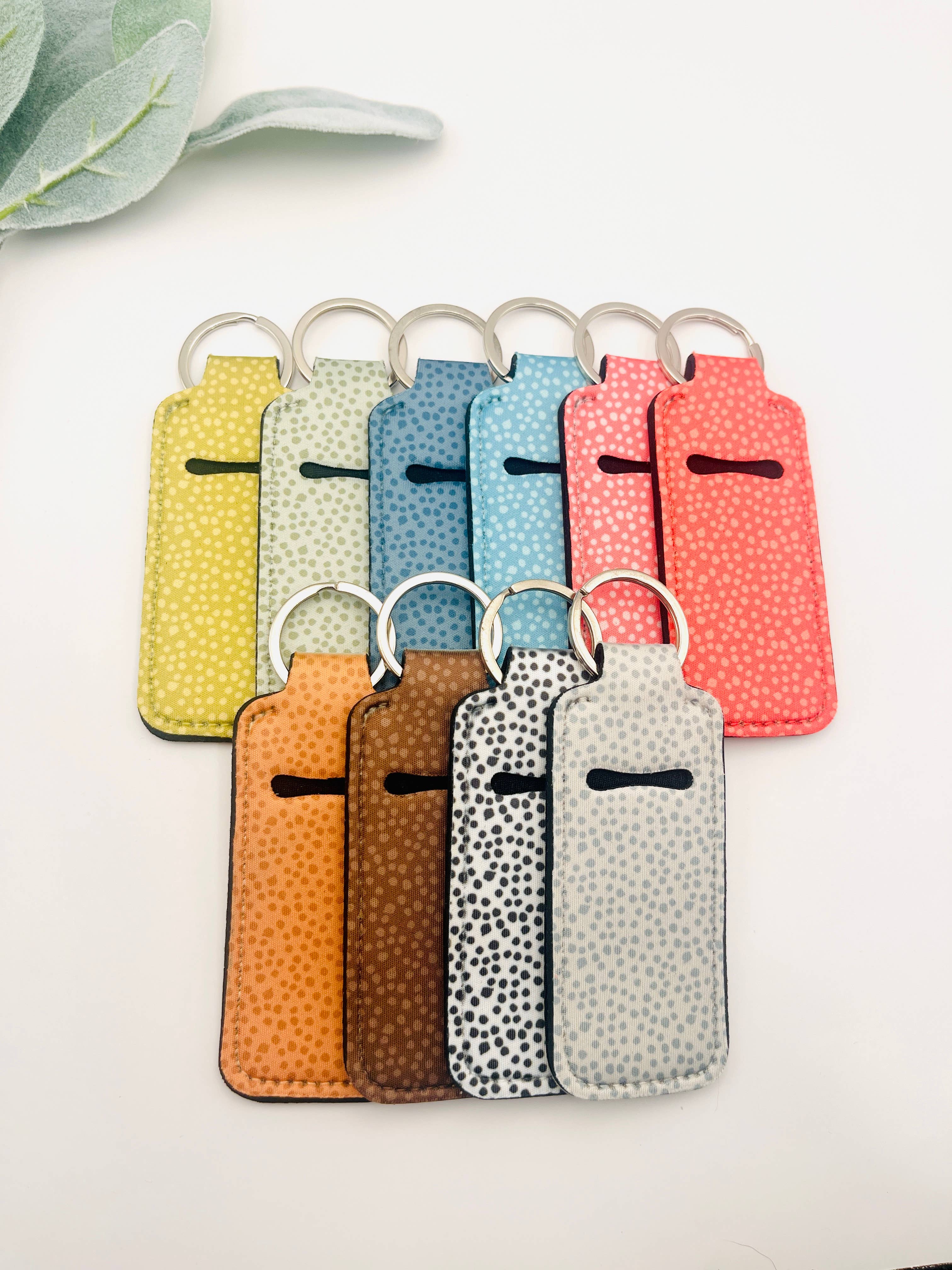 MarissaDDesigns – Estojo/suporte para protetor labial por atacado – Porta-batom com padrão de bolinhas – Porta-chaves fofo e prático9