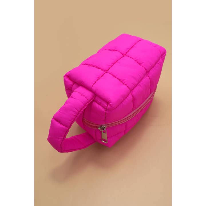 JOSSLYN by wall to wall - Wholesale Makeup/Cosmetic Bag - QUILTED PUFFY COSMETIC MAKEUP POUCH CLUTCH BAG | 40P548