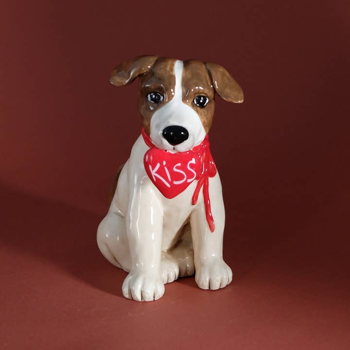 STATUETTA LOVE DOG KISS per la vendita all'ingrosso da parte di Blue Sky Clayworks