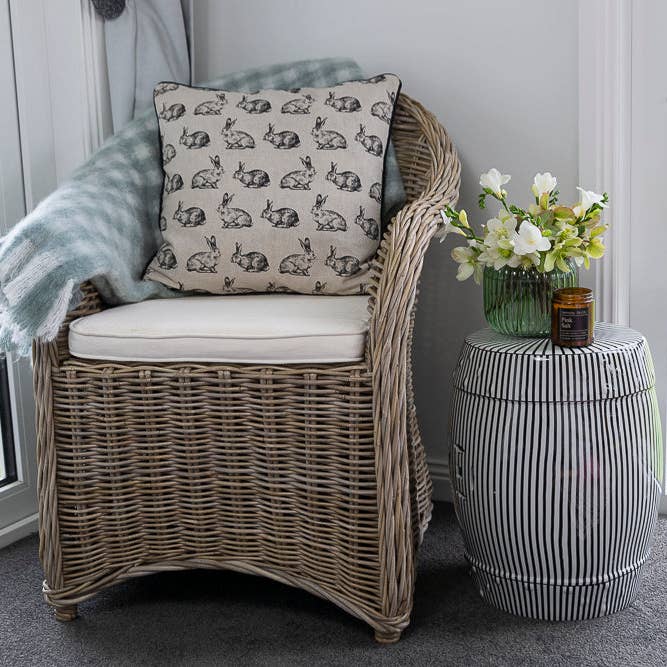 Allgifts Australia - Wholesale Chair cushion - Cushion (with insert) - Hares