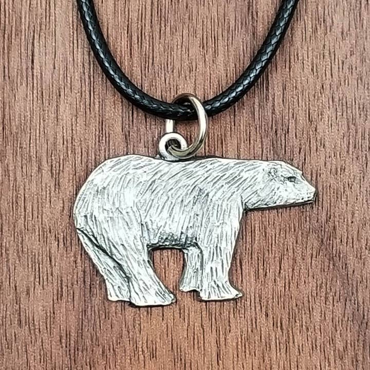 Schumann Sculpture – wholesale Hänge-/berlockhalsband – Isbjörn Tenn Halsband, Tenn Isbjörn Hänge, Isbjörn statyett, Naturhänge, Naturhänge, Metall isbjörn smycken