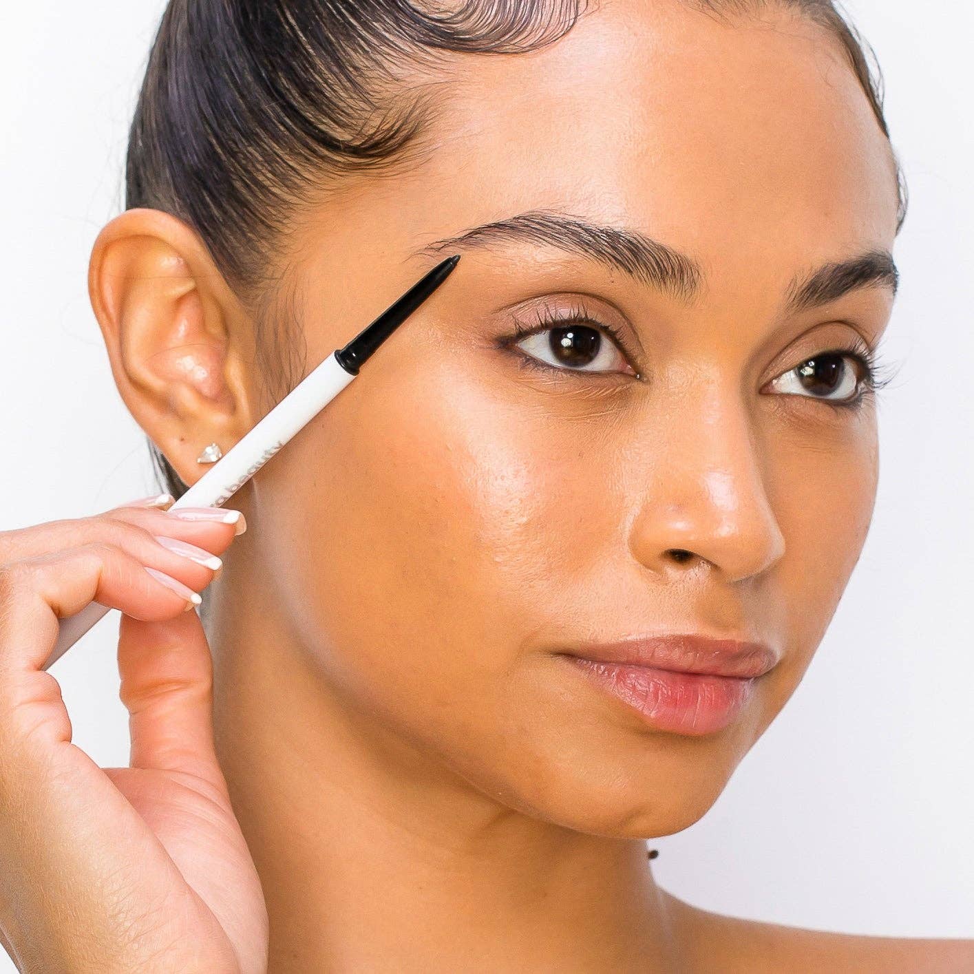 Kara Beauty – wholesale Eyebrow pencil/filler – ESSENTIALS Micro Brow Pencil - Medium Brown5