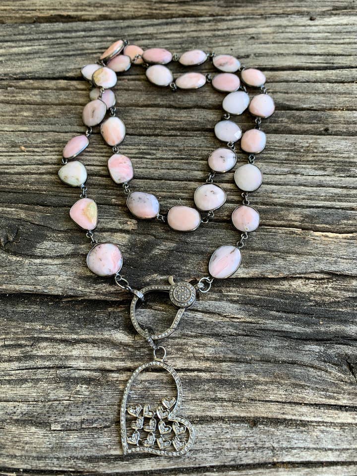 Collar con bisel de ópalo rosa y cierre de pinza de langosta con pavé de diamantes para venta al por mayor de ILISSA MICHELE JEWELRY