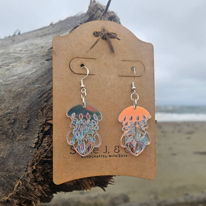 MEDUSAS IRIDESCENTES | Brincos Pendurados por atacado de Sadie J. & Co.