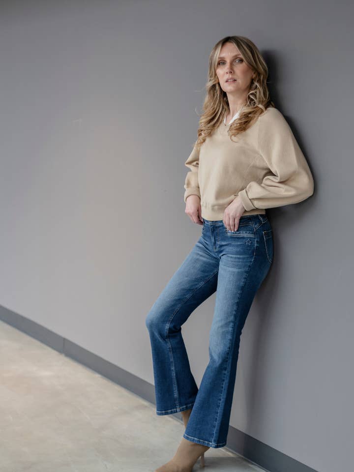 Jeans - Pina Bea FLARED - Blu chiaro per la vendita all'ingrosso da parte di Glücksstern