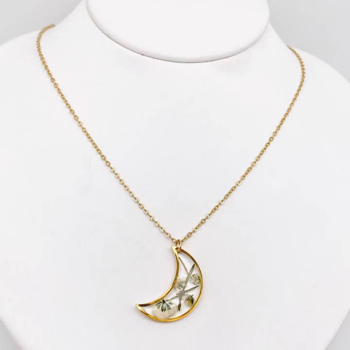 Mio Queena - Wholesale Pendant/charm necklace - Baby's Breath Dried Flower Crescent Moon Necklace - PDF/MS2