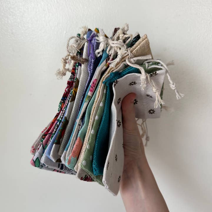 Pebble House - Wholesale Gift Bag - Drawstring Fabric Crystal Gift Pouch - Random Assortment