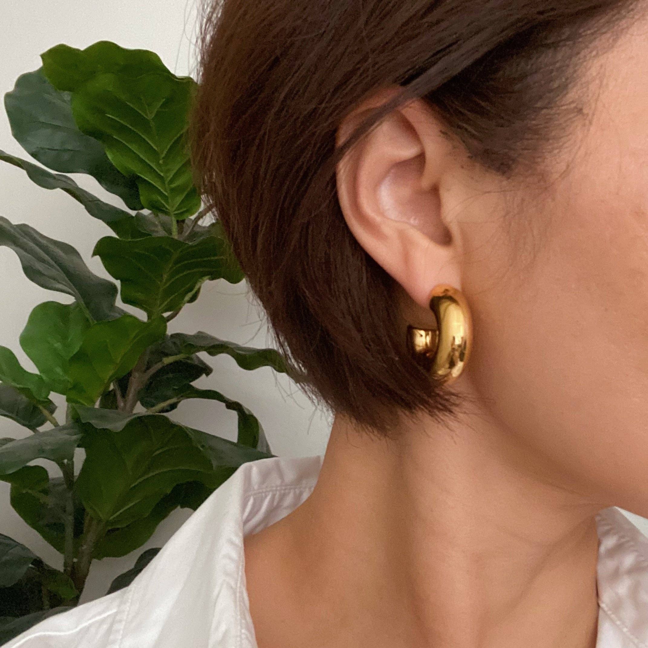 Ellison+Young – Engroshandel Hoops – Polerede Hollow Daily Hoop Øreringe5