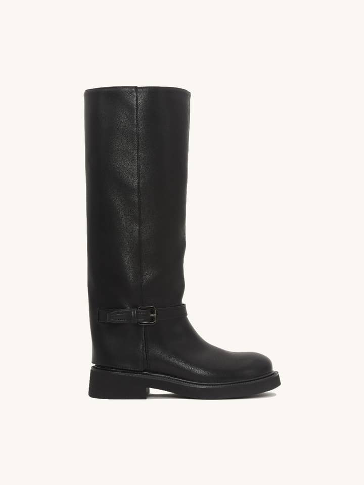 Black Riding boot in faux leather C-368 for wholesale on Faire1