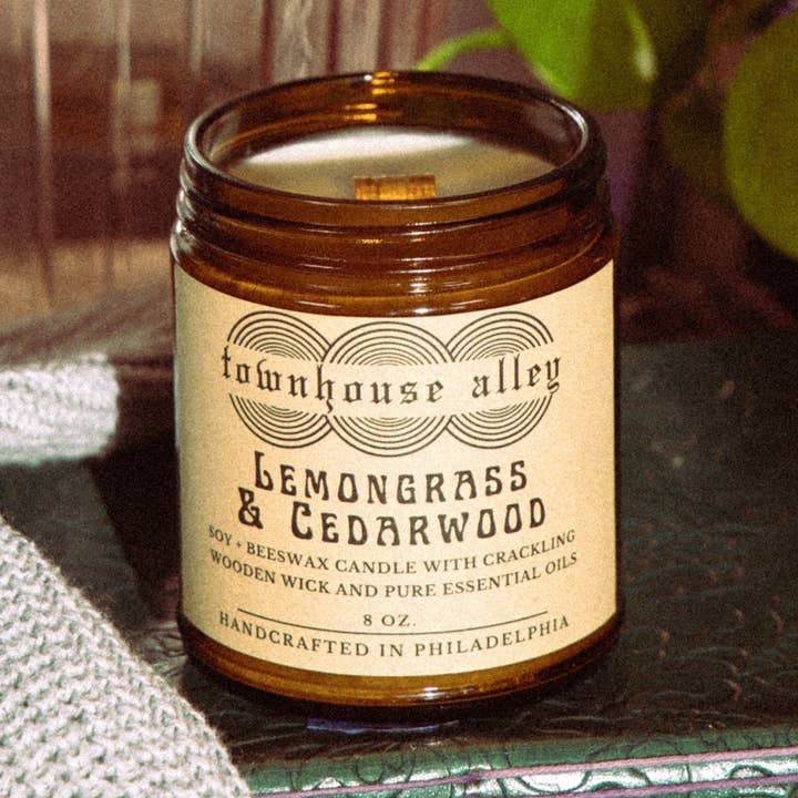 Townhouse Alley - Wholesale Jar/Filled Candle - Lemongrass And Cedarwood Soy & Beeswax Candle With Pure Esse0