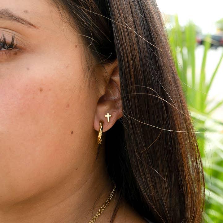 WJW - Wholesale Huggie Earrings - 18K Gold PVD Stainless Steel Textured Twisted Huggie Hoop Earrings / ERJ00268