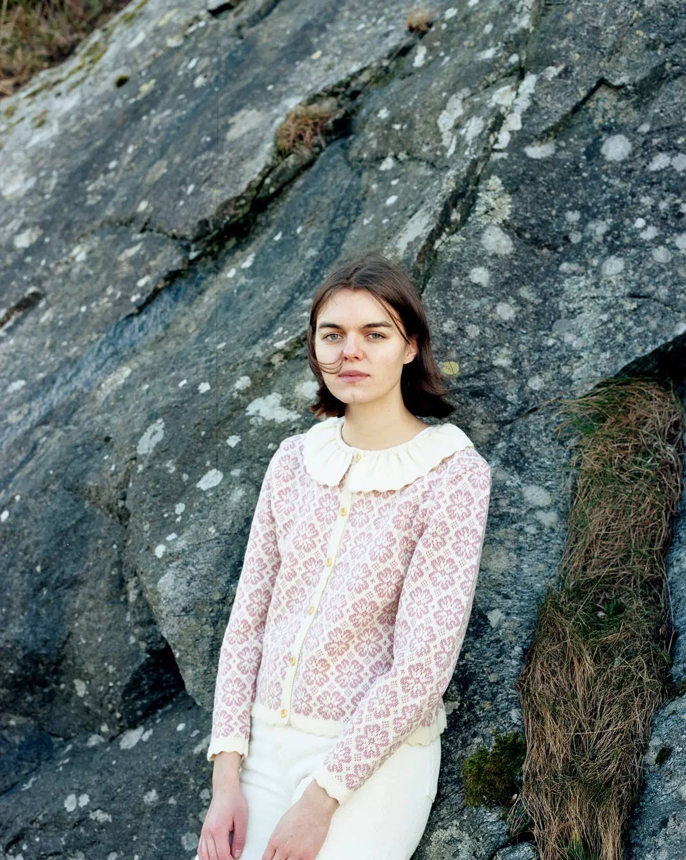 Norlender Knitwear AS - Vente Cardigan – femme - Cardigan en laine Lisa avec col audacieux (621)2