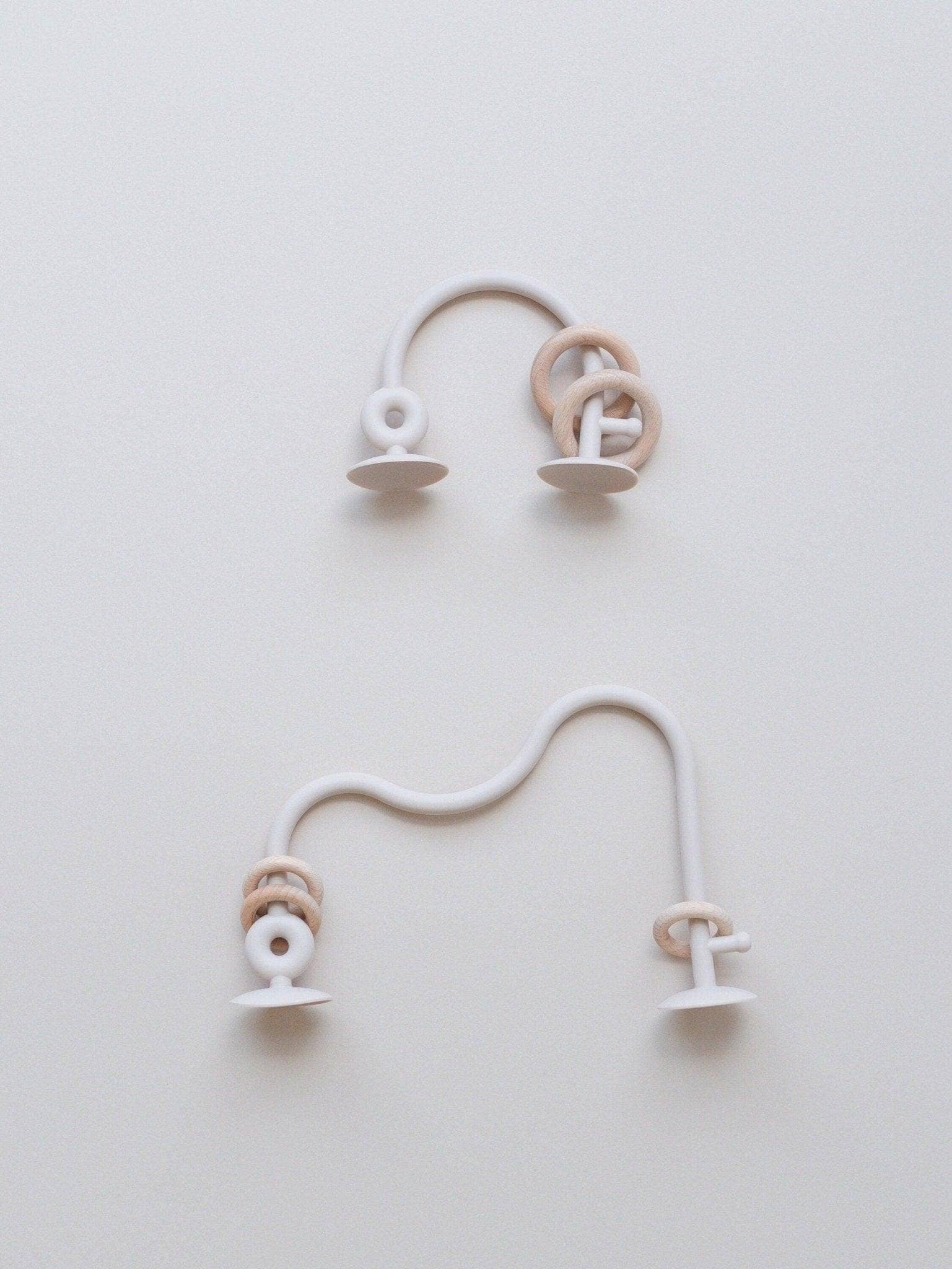 Little Joy Co. – Großhandel Hochstuhl – Baby – Spielzeug für Babyhochstühle aus Silikon — Geschenkidee mit Saugspielzeug7