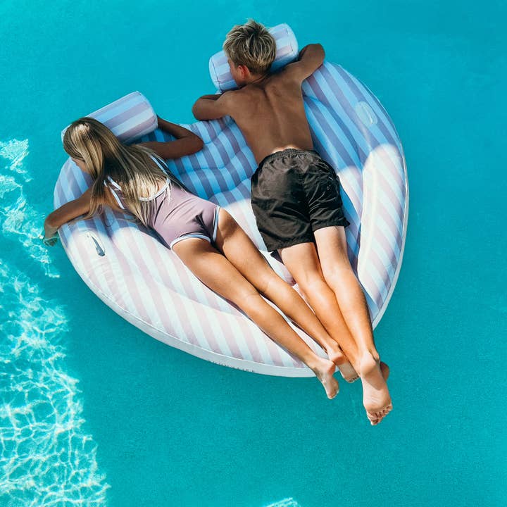 Sunnylife - Wholesale Inflatables - Twin Heart Lie-On Stole My Heart Pink Stripe6