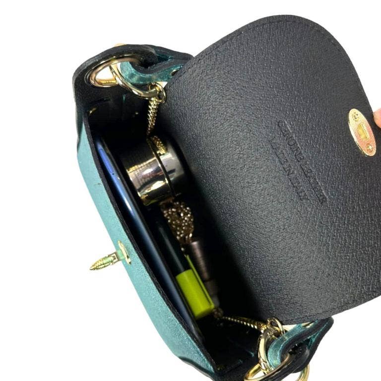 Chenson & Gorett – wholesale Axelremsväska – Dam – Kvinnors metalliskt läder kompakt väska med dubbar och Bee3