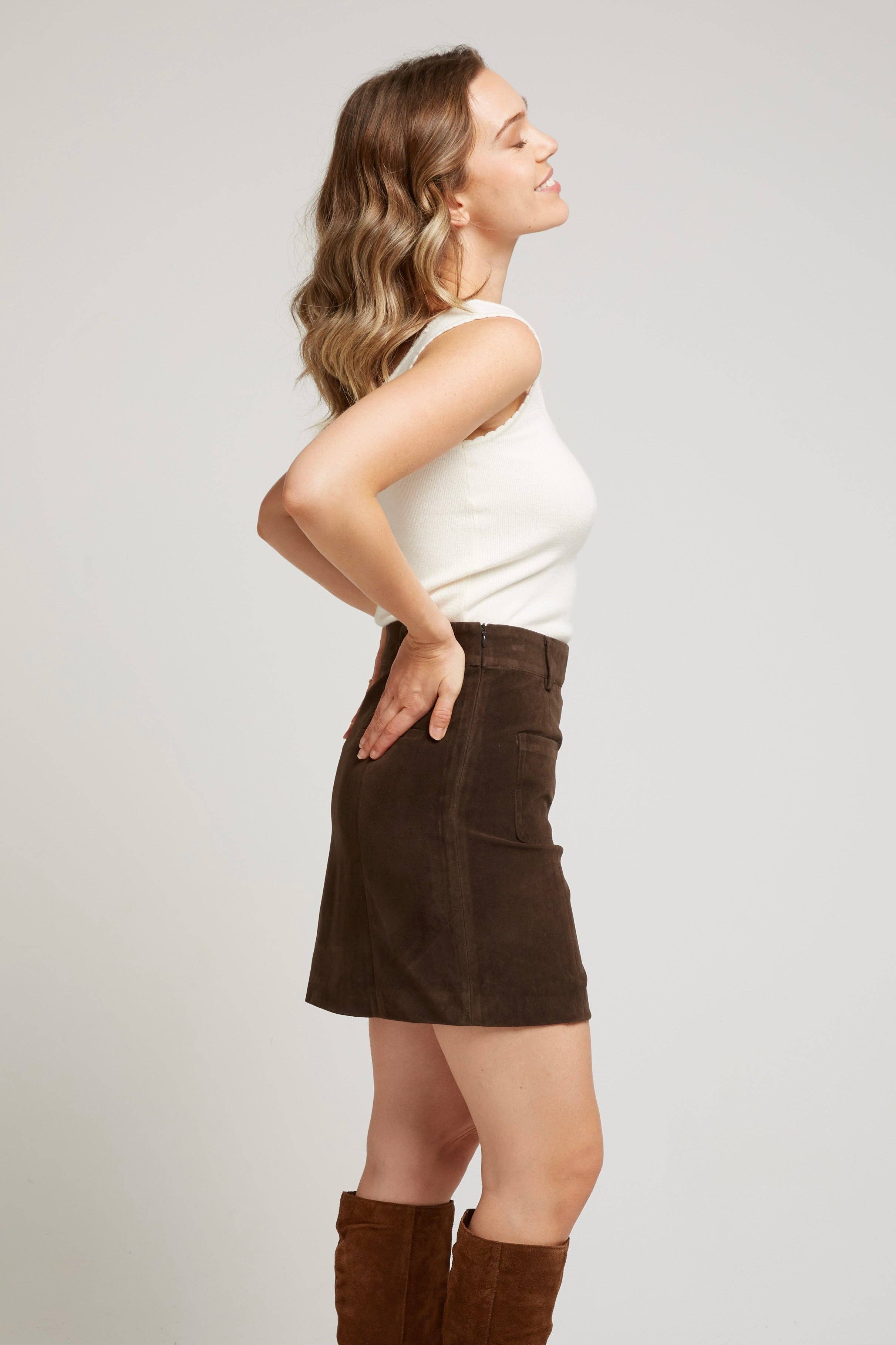 Andy & Lucy - Wholesale Rok - Dames - JANE - korte rok van stijf suède2