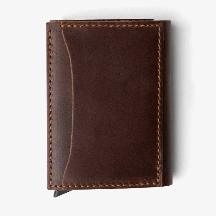 Portefeuille à accès rapide en cuir antique à triple pli Mack pour la vente par Pegai