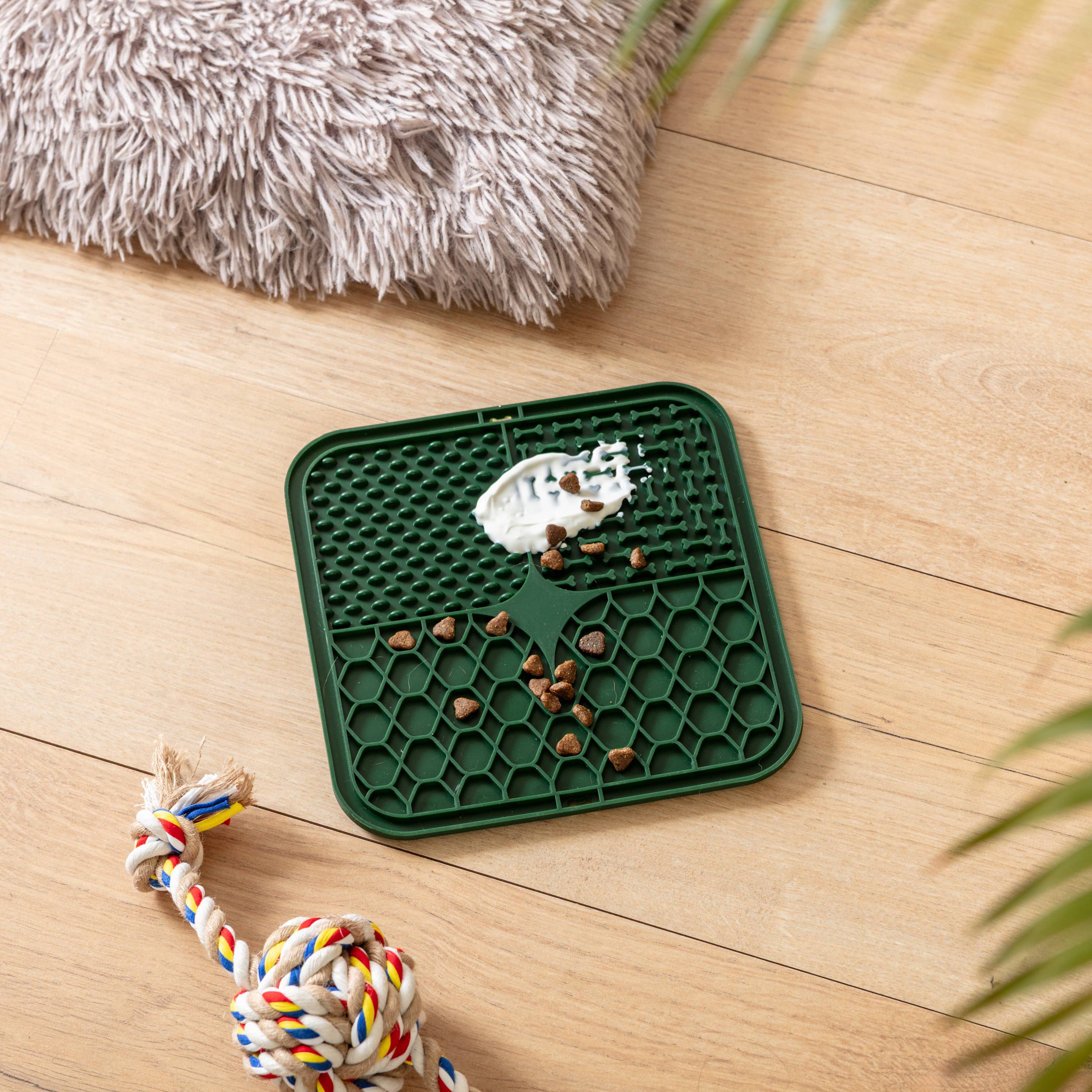 Park Life Designs – wholesale Pet food mat – Dog – Calming Lick Mat44
