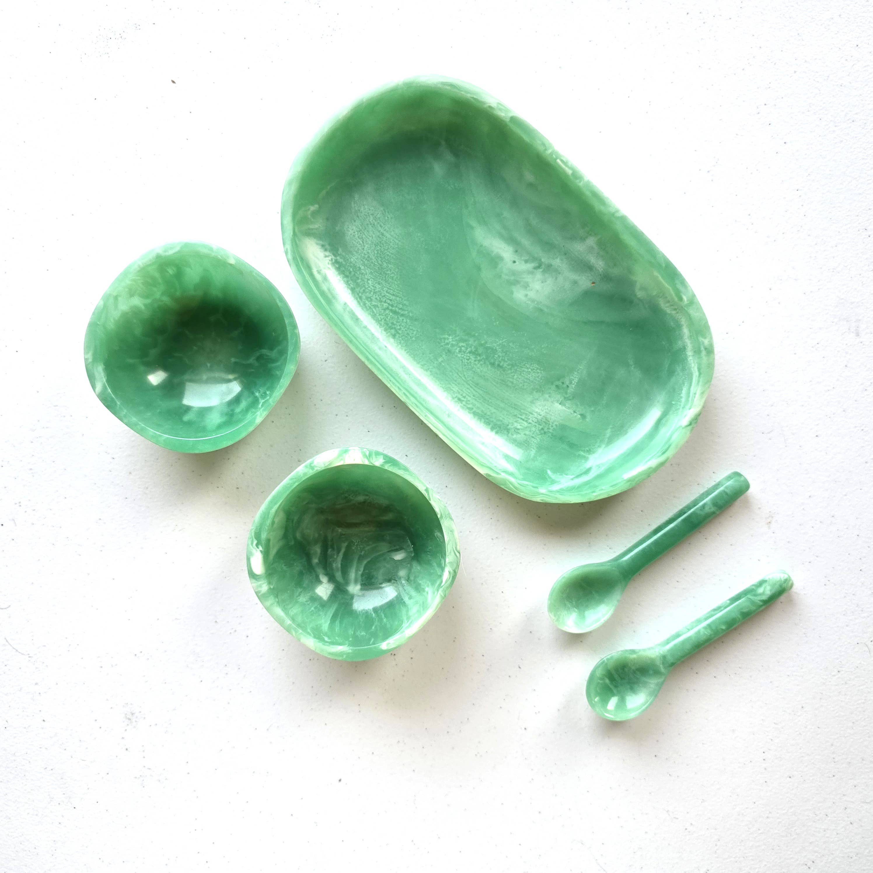 Gibb & Daan – Engroshandel Serveringsbakke – Lille serveringsbakke med 2 skåle og skeer - Håndhældt harpiks48