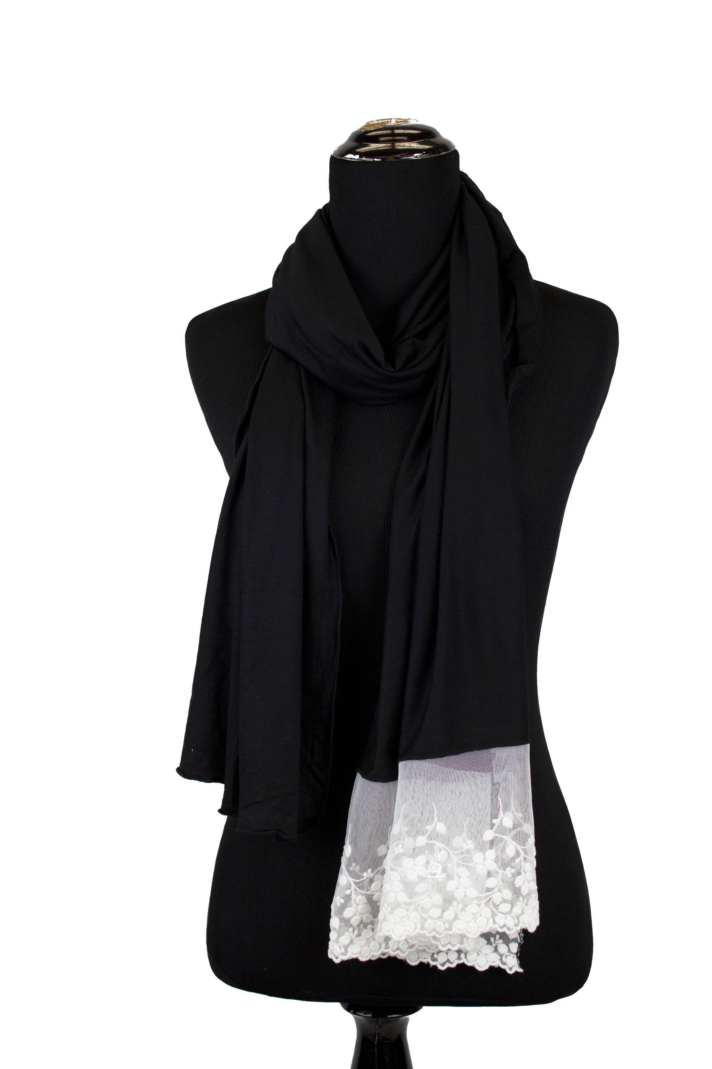 Bella Hijabs - Vendita all'ingrosso Hijab - Donna - Hijab in jersey con pizzo bianco - Nero intenso3