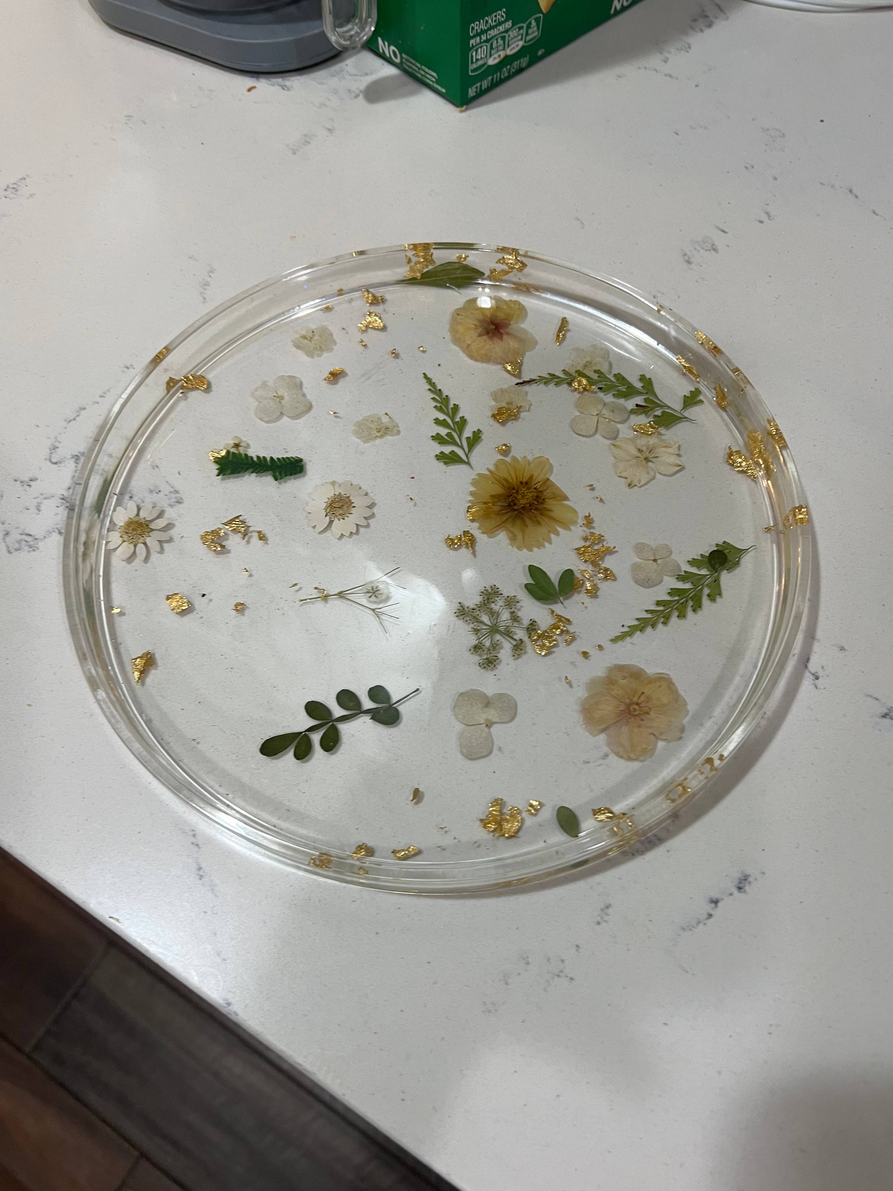 KraftzbyKenzie - Wholesale Decorative Plate/Dish/Bowl - White Dried Flower Serving Dish | Large Dish | Resin Dish1