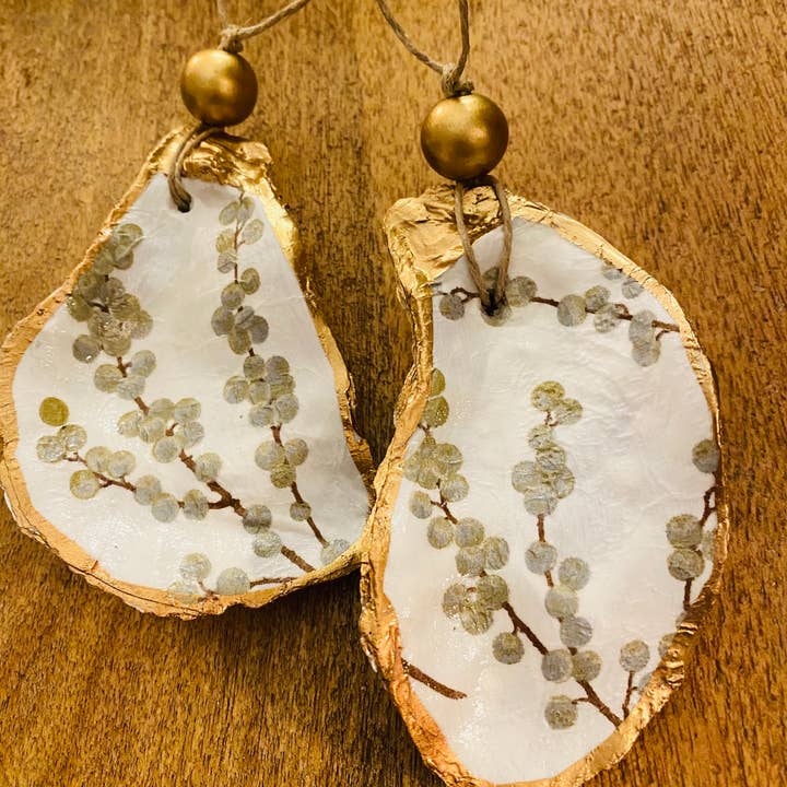 Shore Hustle - Wholesale Ornament - Holiday Sparkle Berry Oyster Shell Ornament