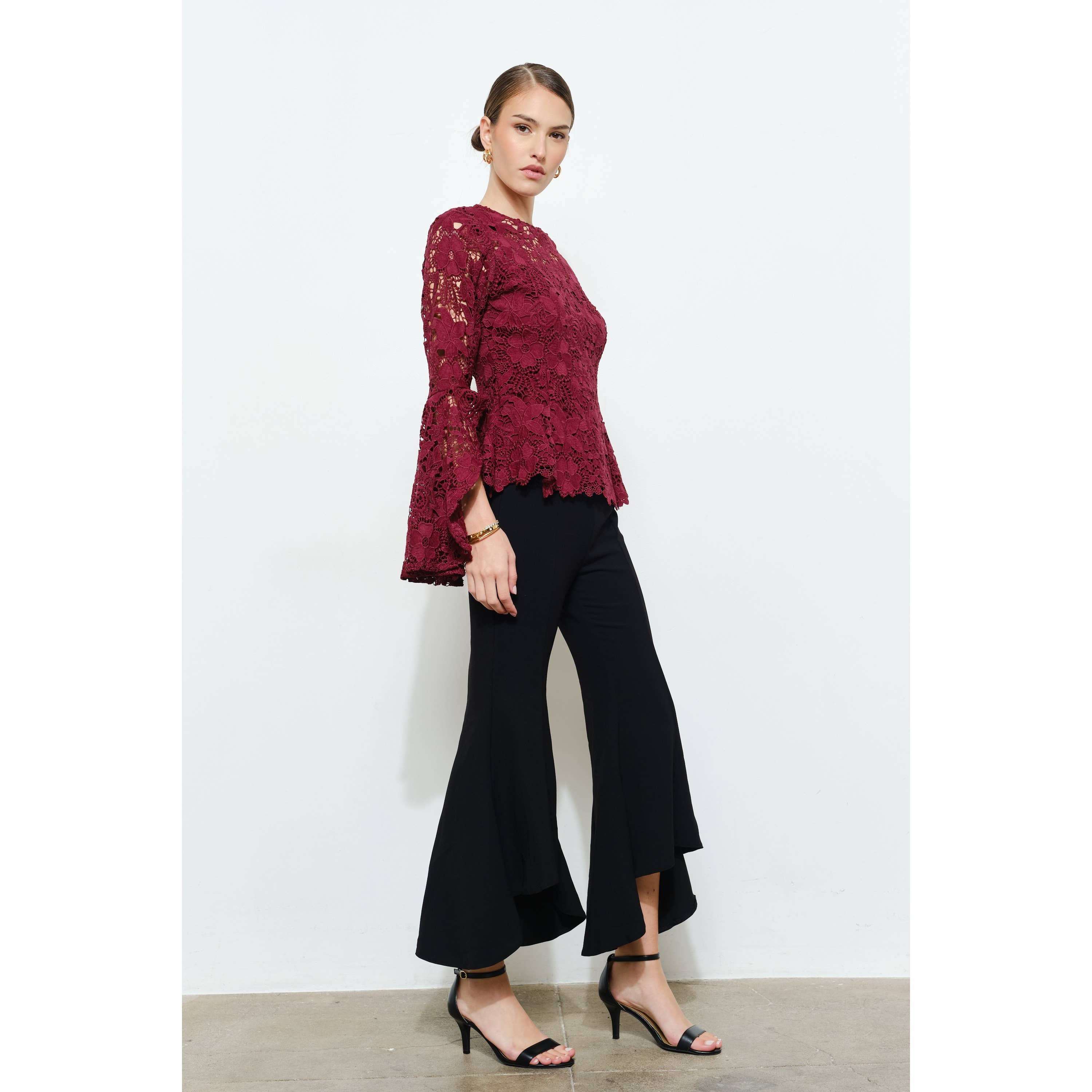 INA - Wholesale Blouse - Women's - Floral Lace Slitted Long Sleeves Blouse Woven Top6