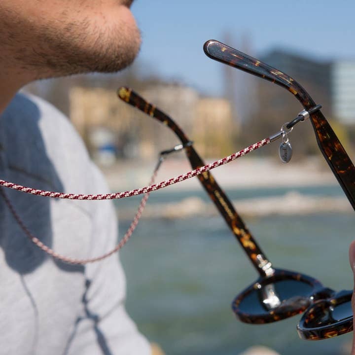 Vinrött glasögonband AMARENA soleash®, handarbete för wholesale av soleash