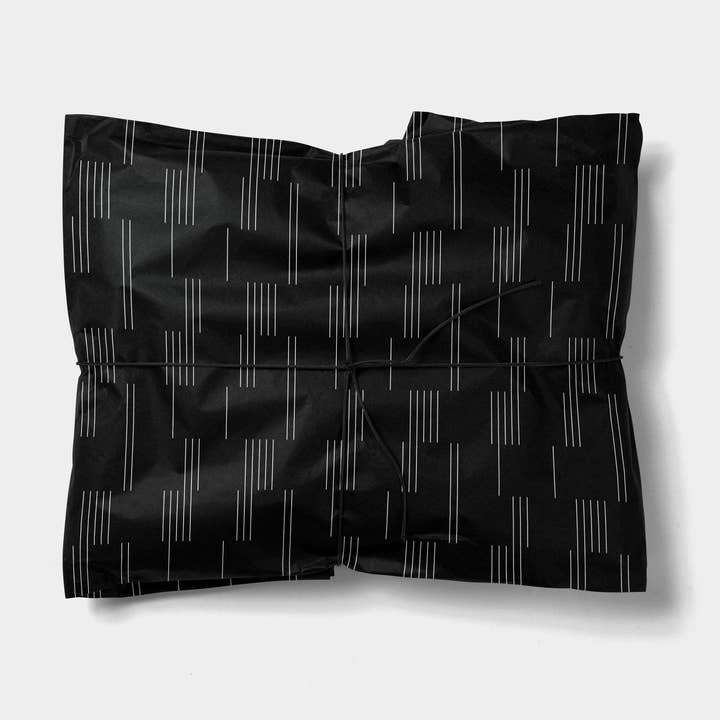 Emballage cadeau noir minimal pour la vente par The Design Craft