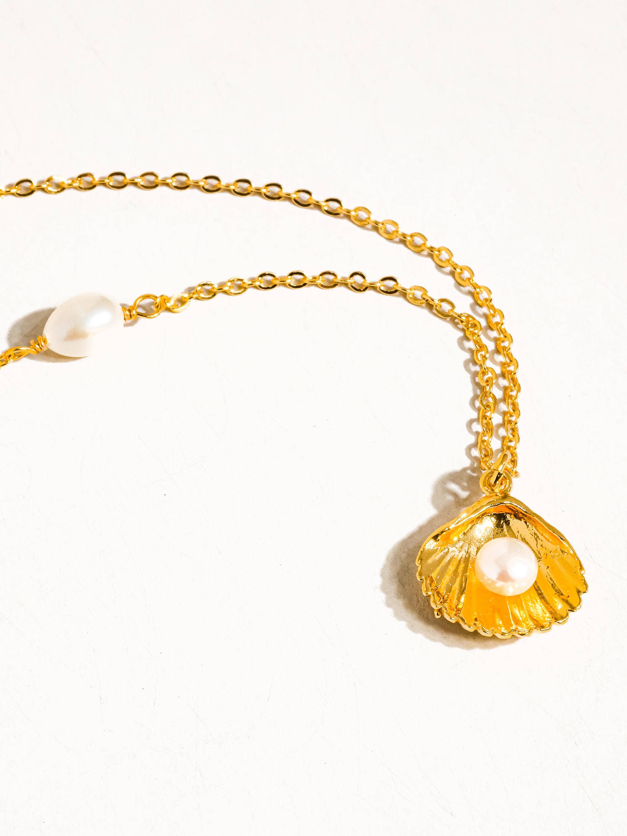 Daphne 18K Gold Pearl Shell Necklace for wholesale on Faire
