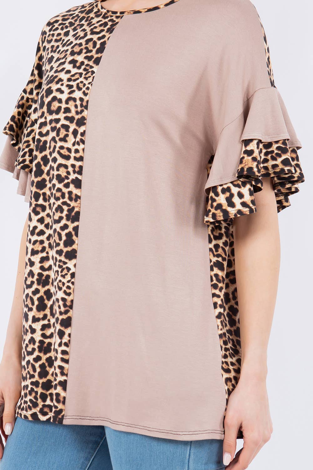 Celeste Clothing – wholesale Blouse – Women’s – ANIMAL PRINT CONTRAST TOP WITH RUFFLE SLEEVES -CT43831B11