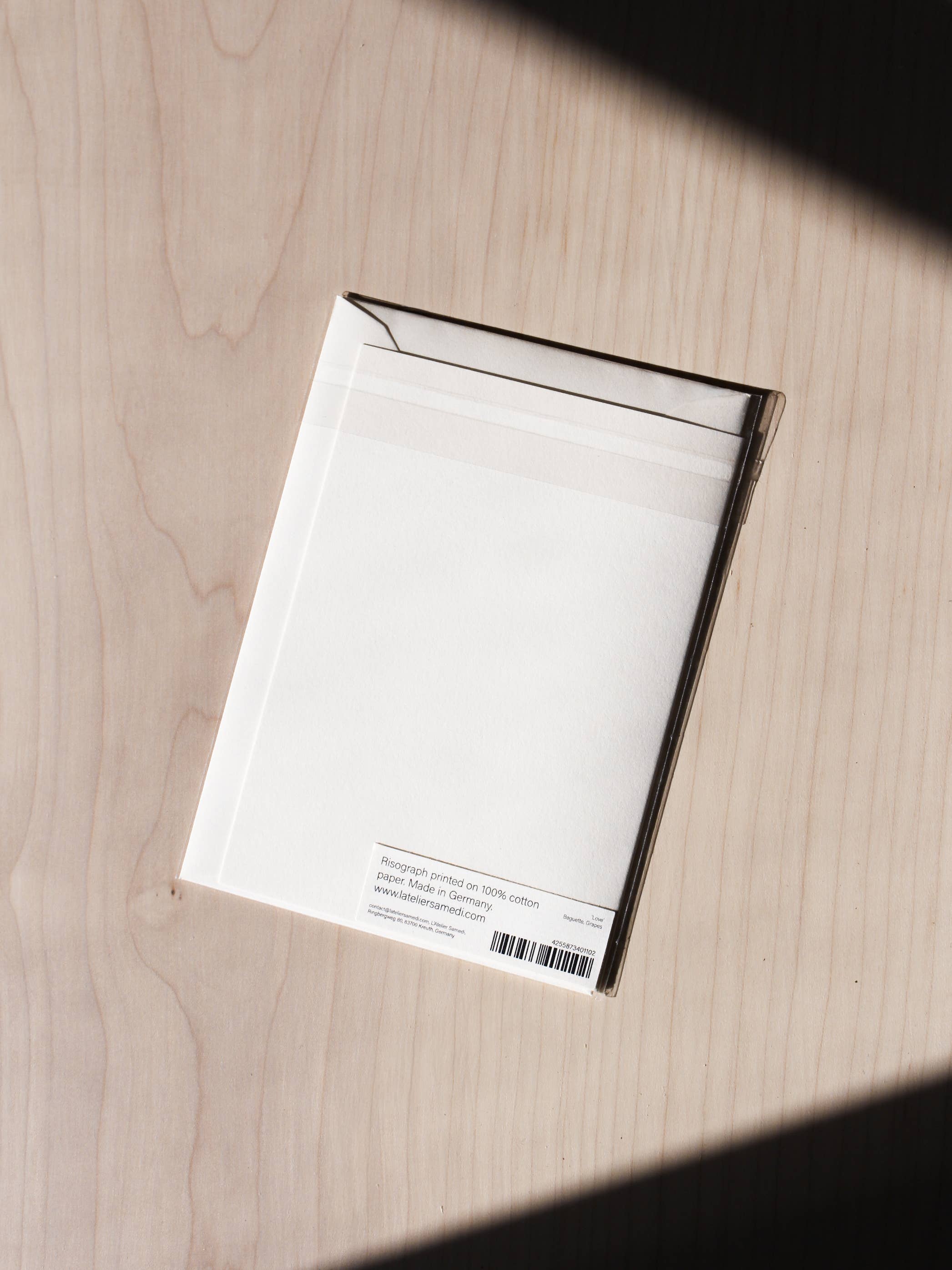 L'Atelier Samedi – wholesale Christmas card – Folded Card Two Bows (Risograph)1