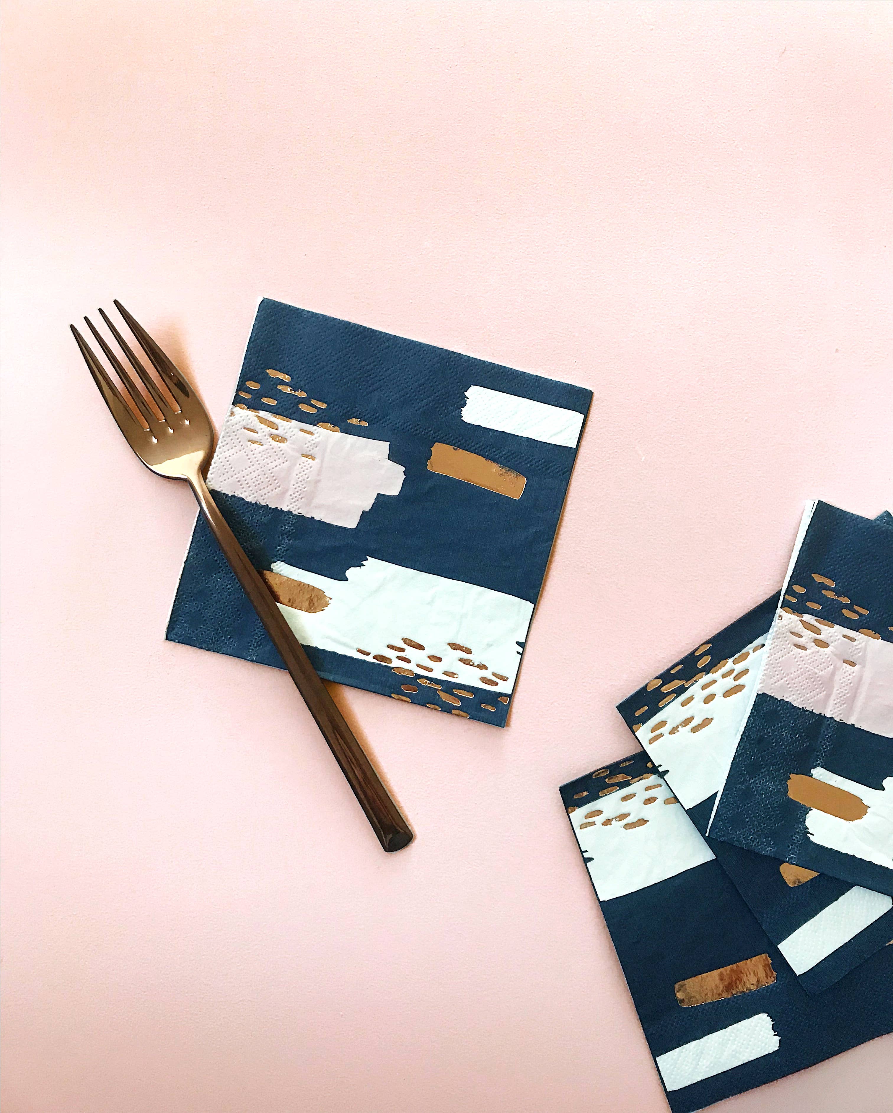 Harlow & Grey - Vente Serviettes jetables - Erika - Serviettes en papier à cocktail bleu marine5