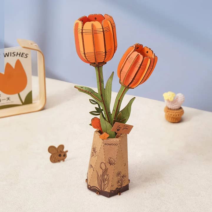 Robotime - Venta al por mayor Kit de manualidades - TW081 Ramo de flores de madera 3D con tulipán naranja Rowood para bricolaje