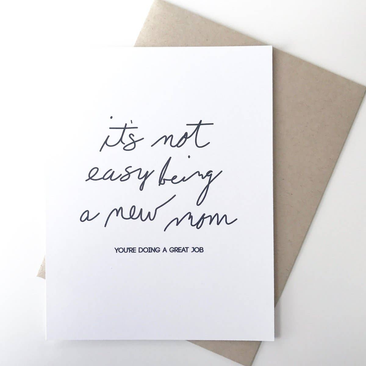 PAGEFIFTYFIVE - Vendita all'ingrosso Biglietto di auguri per la nascita - It is Not Easy New Mom Biglietto1