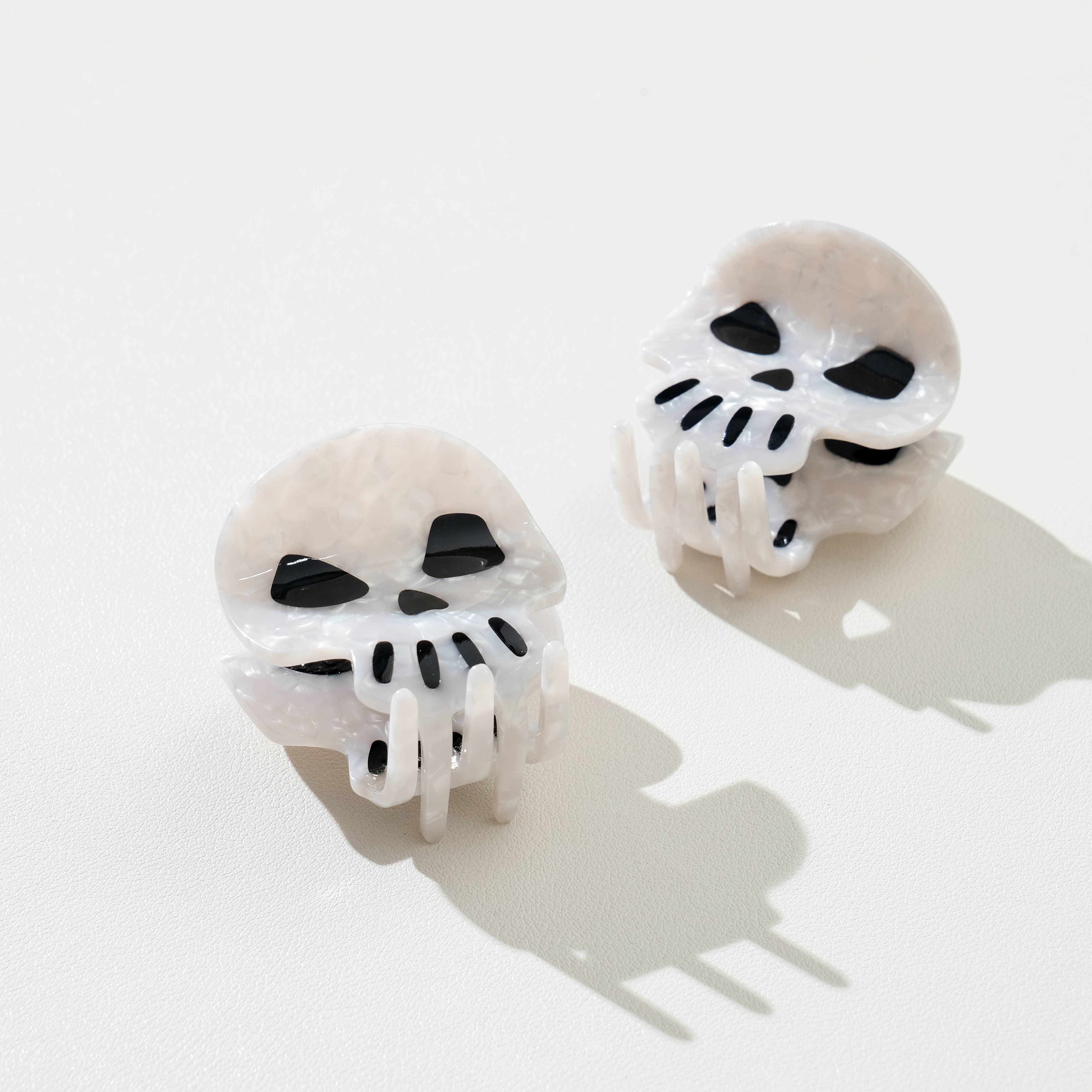 Adorro – Engroshandel Hårspænde - Dame – Uhyggelig kranie kloklip3