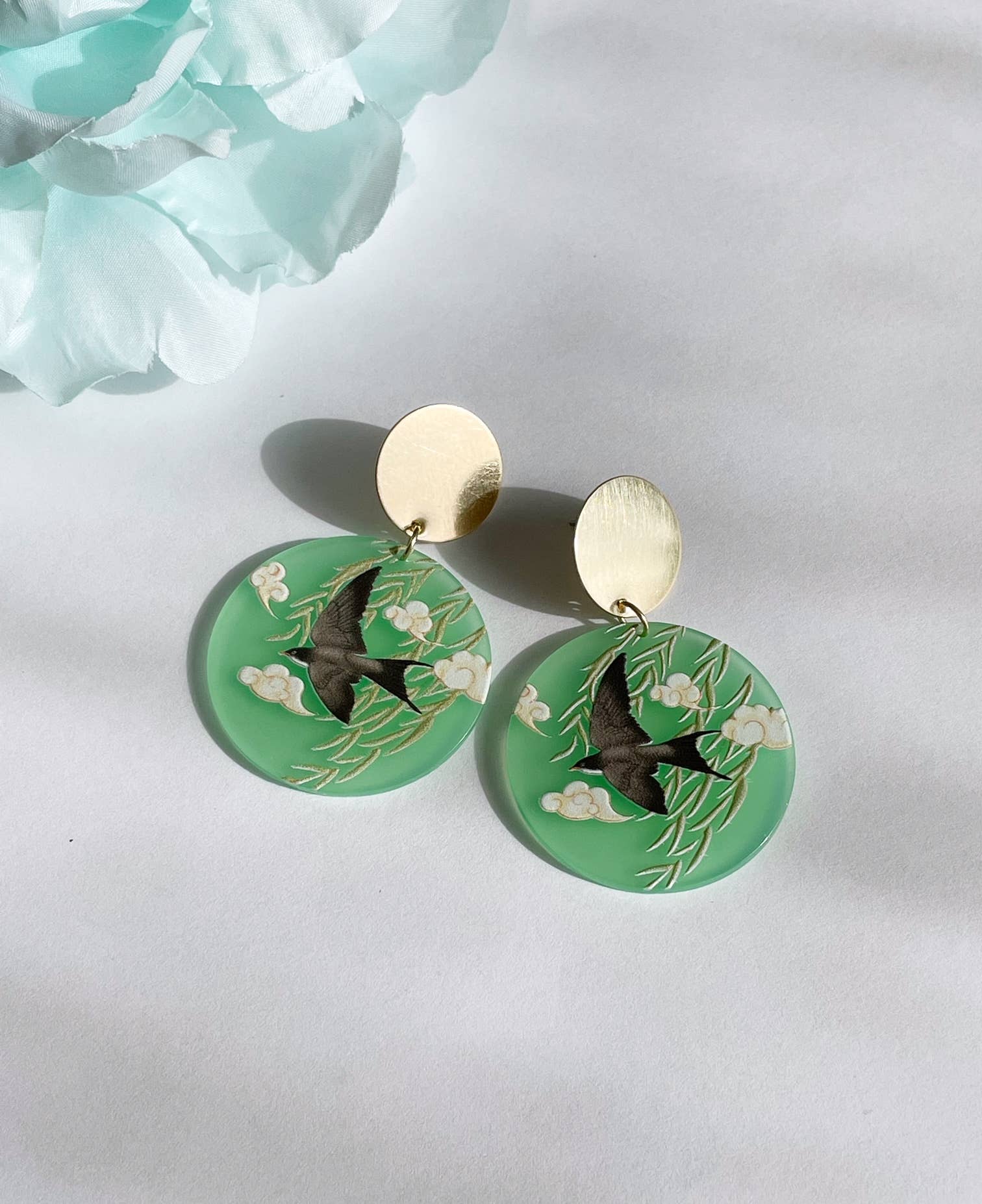 Pearl and Ivy Studio – Brincos de argola por atacado – Brincos bird statement vintage style - Soaring3