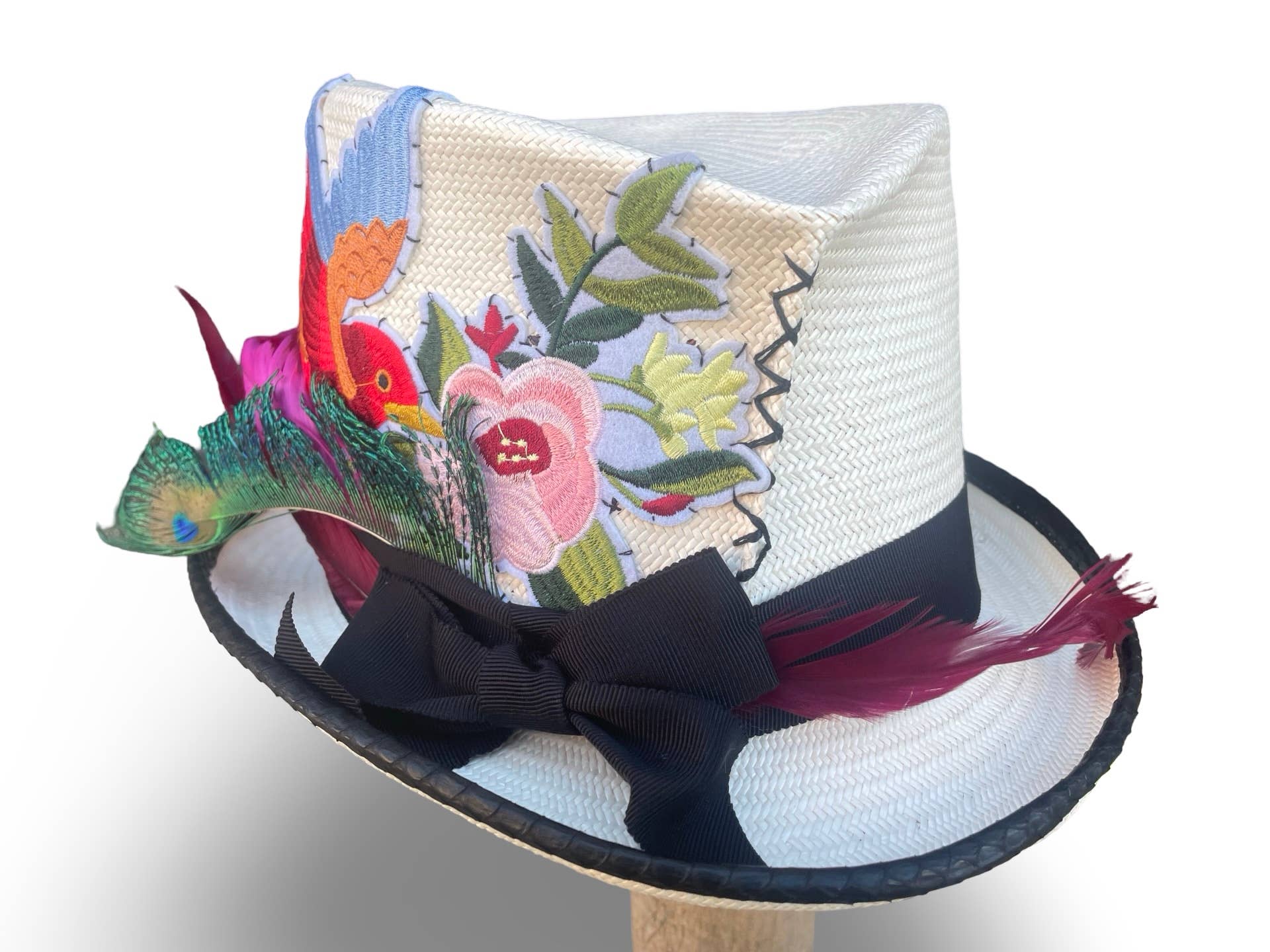 Cha Cha's House of Ill Repute – Engroshandel Hattetilbehør - Dame – Meadow - Signatur Pinch Front Top Hat4